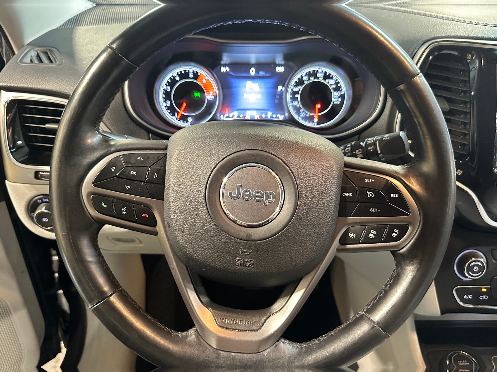 Thumbnail: 2019 Jeep Cherokee - 4