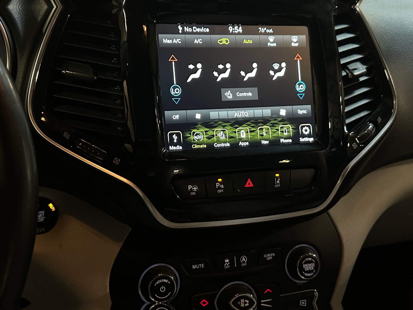 Thumbnail: 2019 Jeep Cherokee - 3