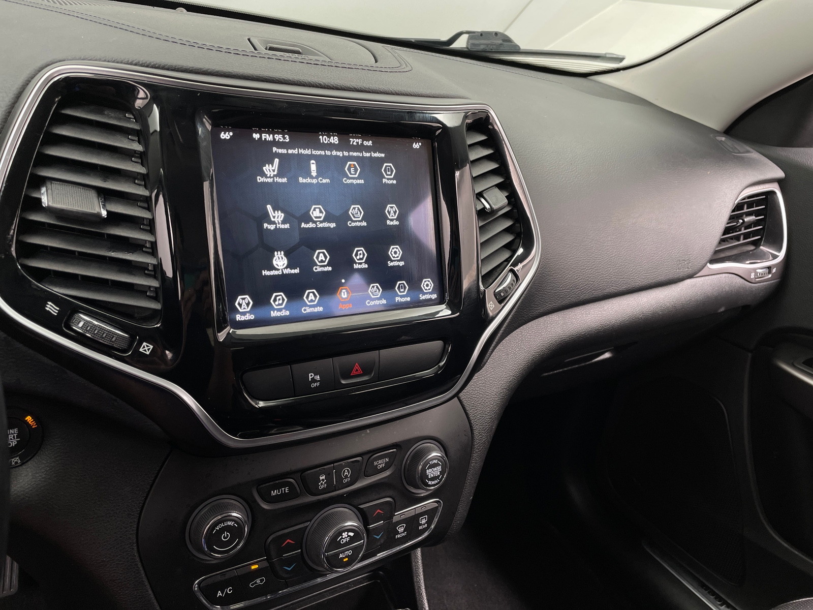 Thumbnail: 2020 Jeep Cherokee - 3