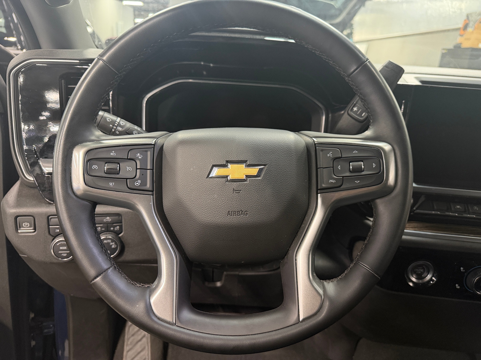 Thumbnail: 2023 Chevrolet Silverado 1500 - 5
