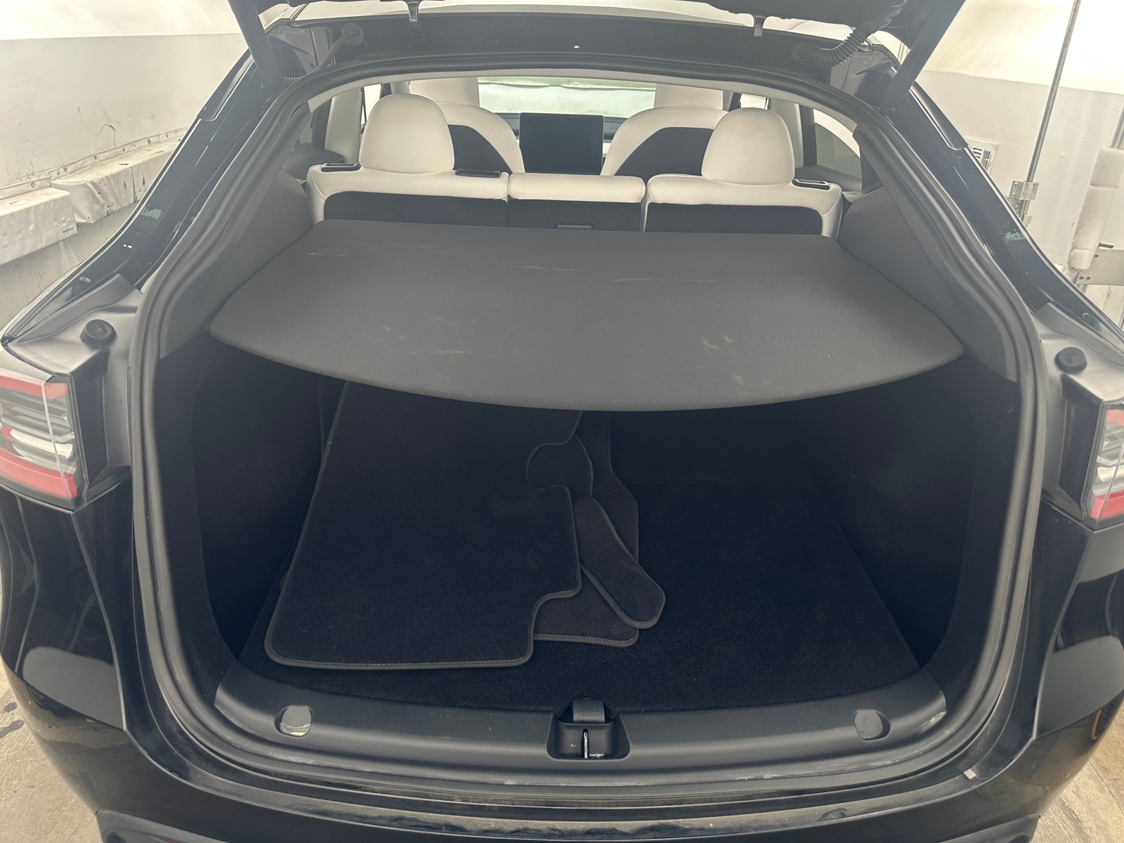 Thumbnail: 2023 Tesla Model Y - 6