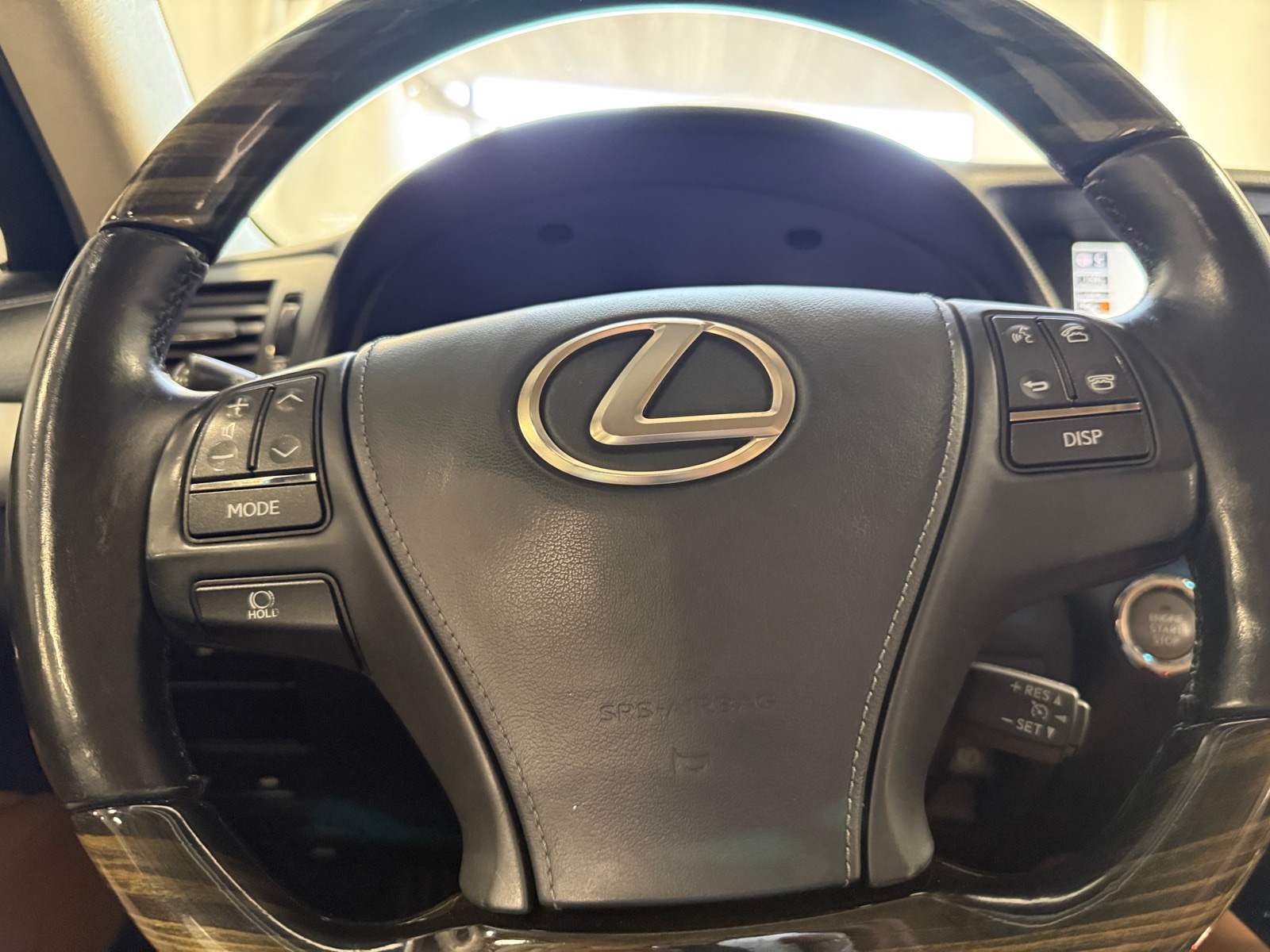 Thumbnail: 2016 Lexus LS - 4