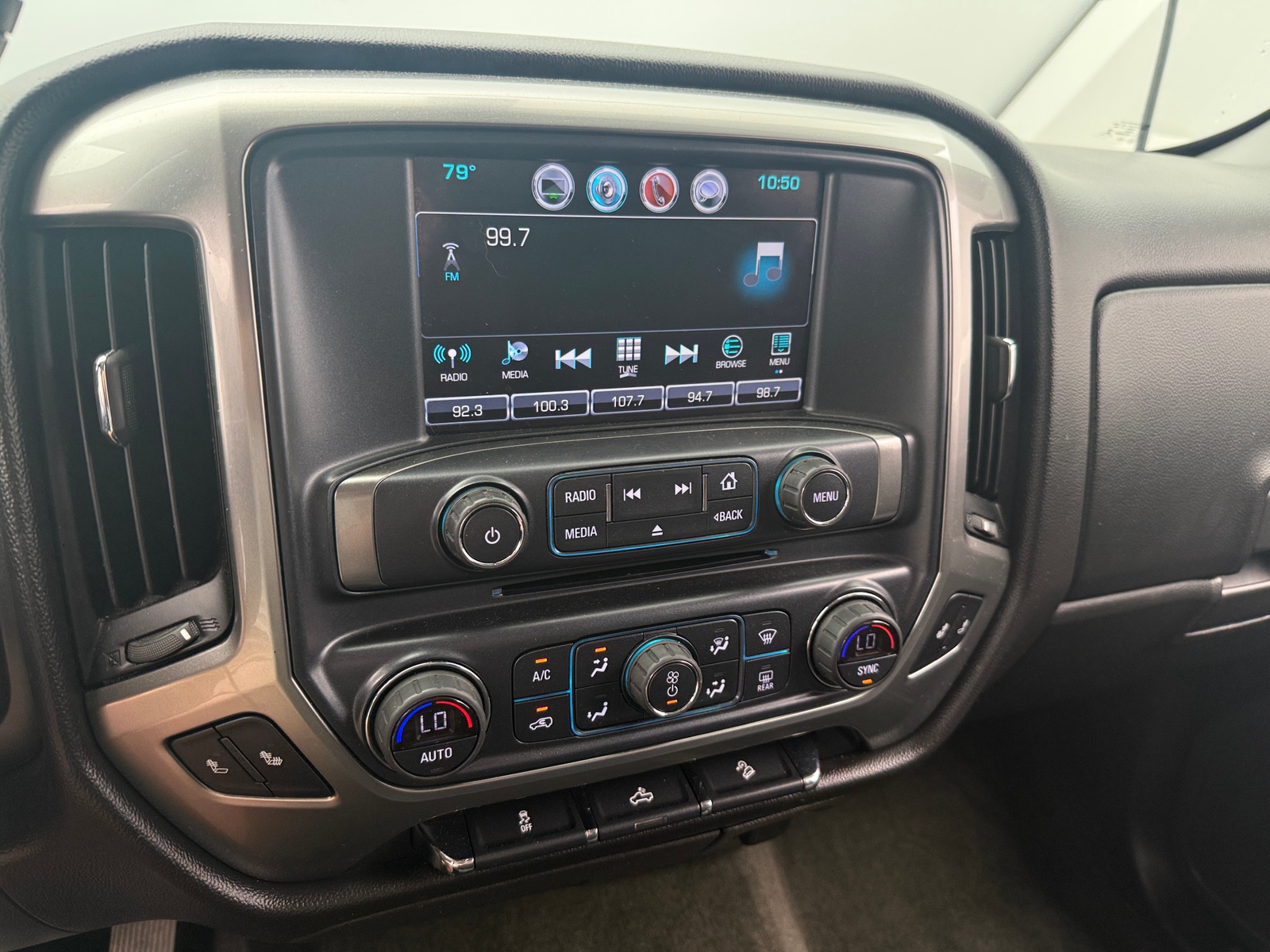 Thumbnail: 2018 Chevrolet Silverado 1500 - 4