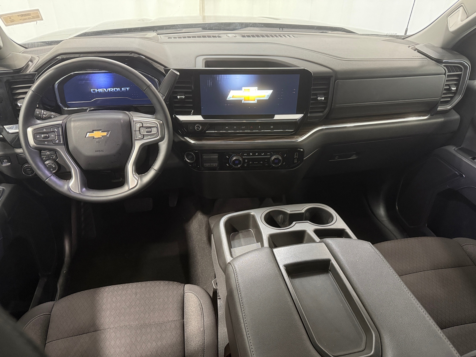 Thumbnail: 2025 Chevrolet Silverado 1500 - 3