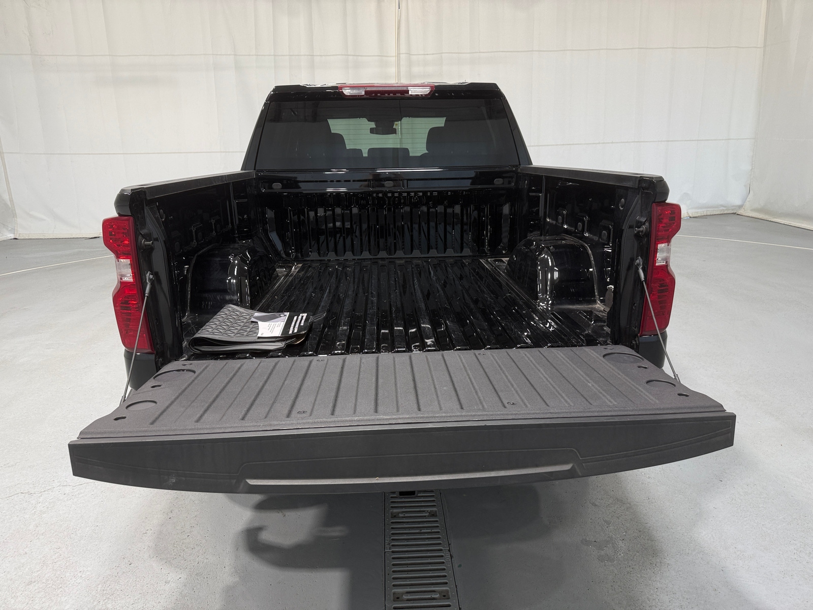 Thumbnail: 2025 Chevrolet Silverado 1500 - 7
