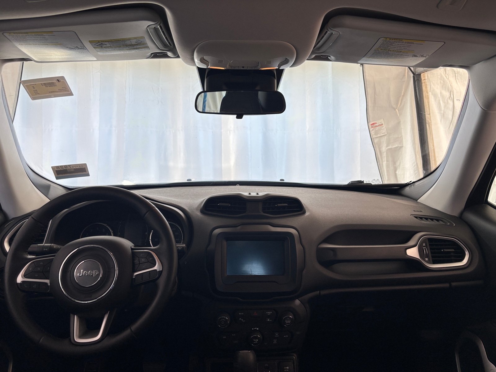 Thumbnail: 2018 Jeep Renegade - 3