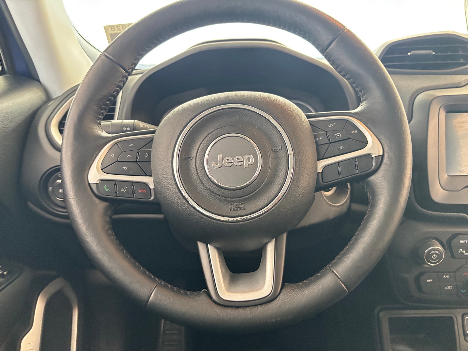 Thumbnail: 2018 Jeep Renegade - 5