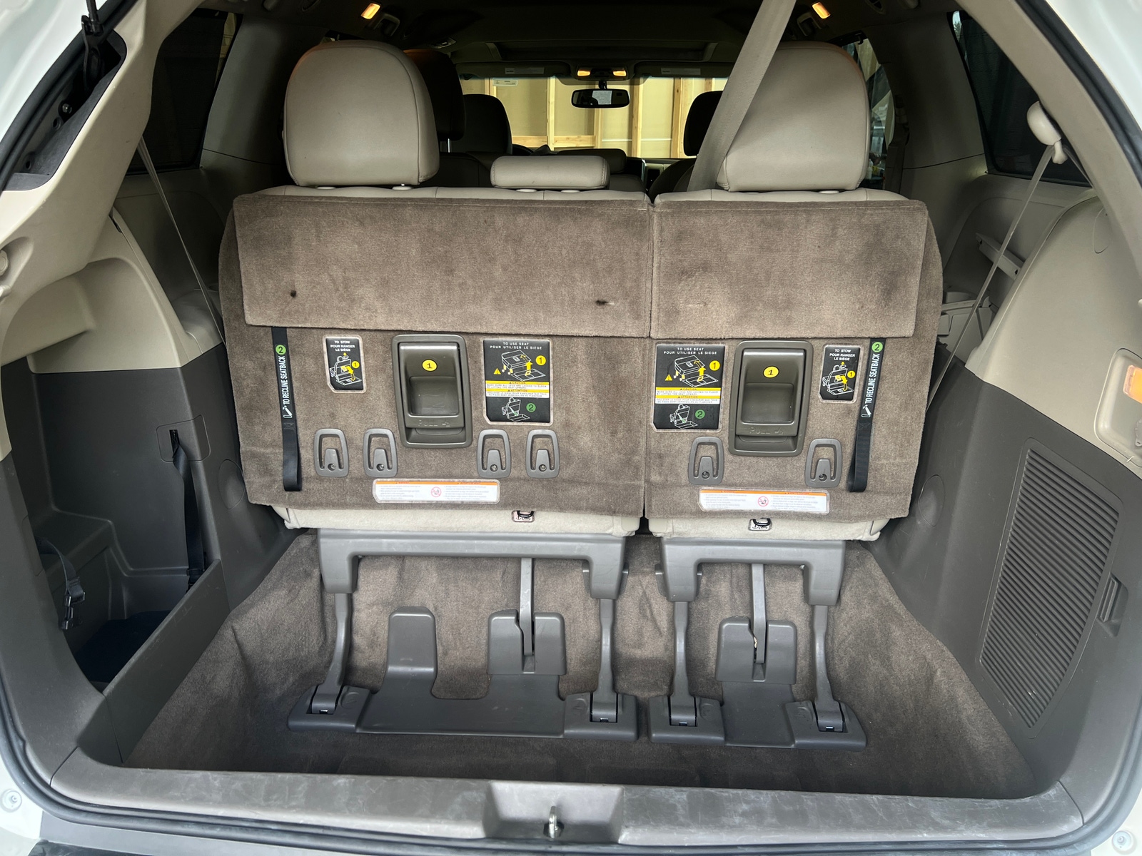 Thumbnail: 2017 Toyota Sienna - 6
