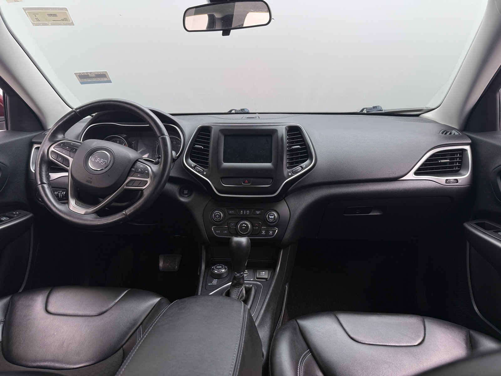 Thumbnail: 2019 Jeep Cherokee - 3