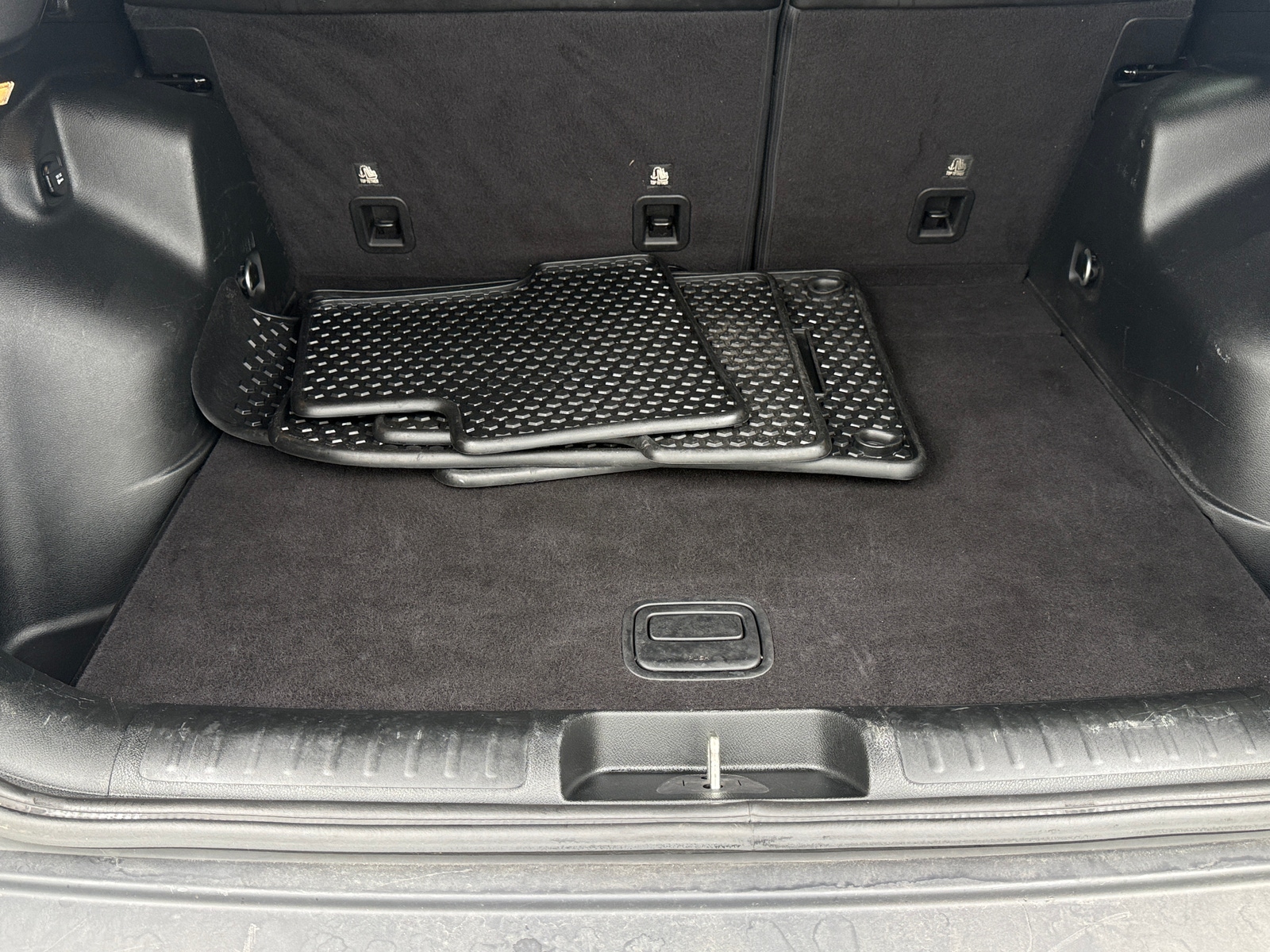 Thumbnail: 2019 Jeep Cherokee - 7