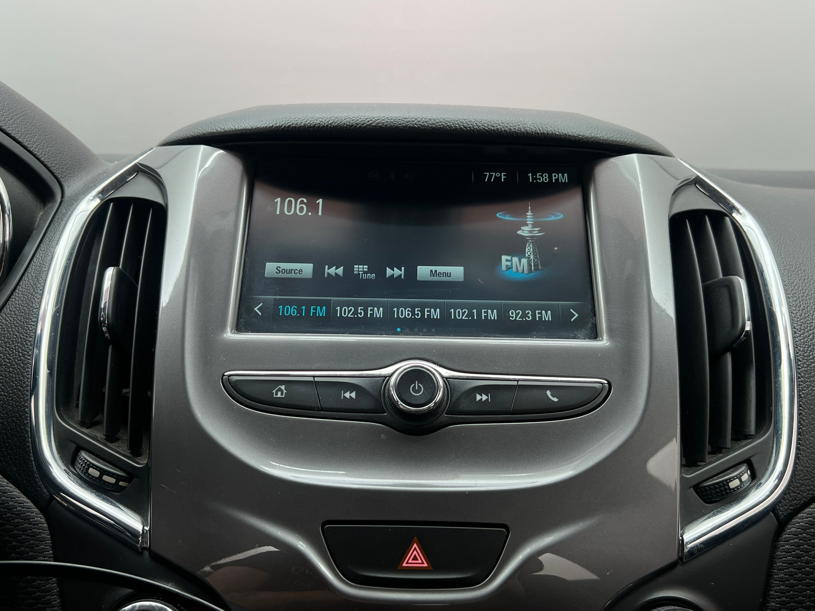 Thumbnail: 2016 Chevrolet Cruze - 4