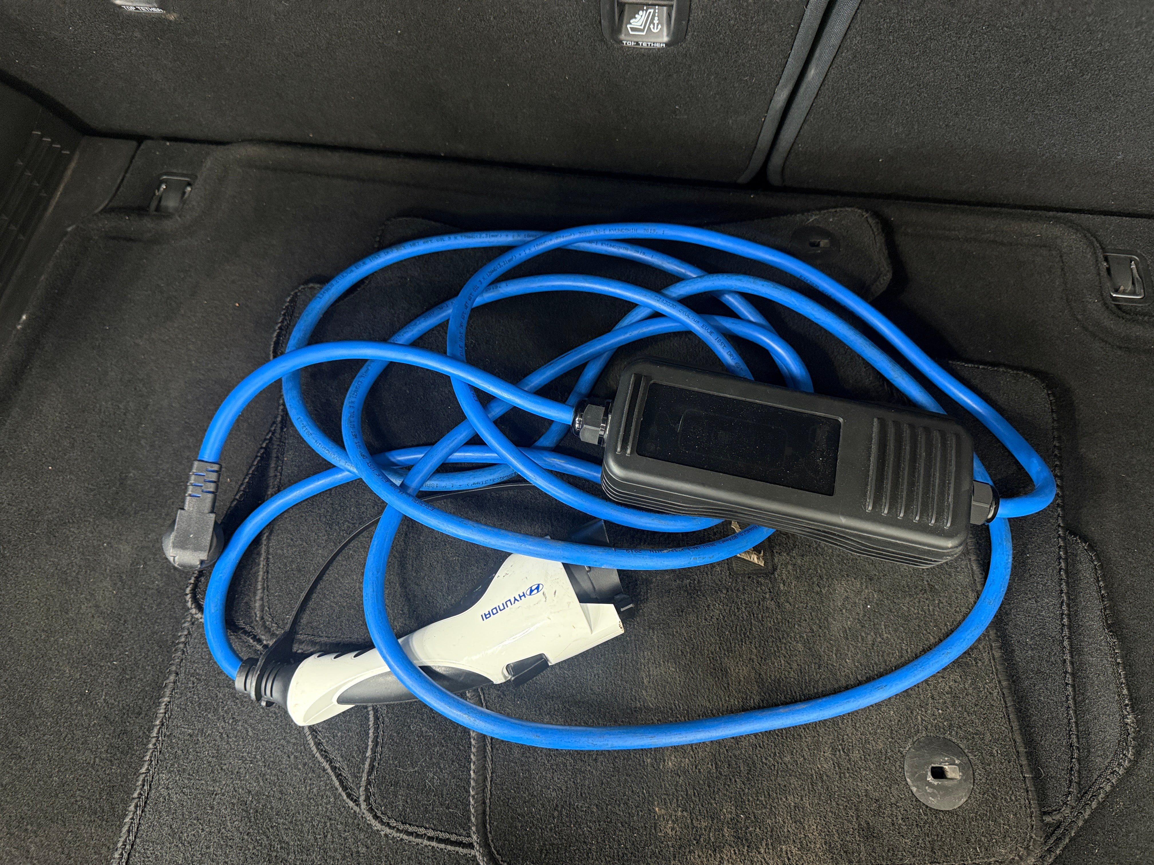 Used 2019 Hyundai Kona EV Limited with VIN KM8K33AG2KU030735 for sale in Auburn, WA