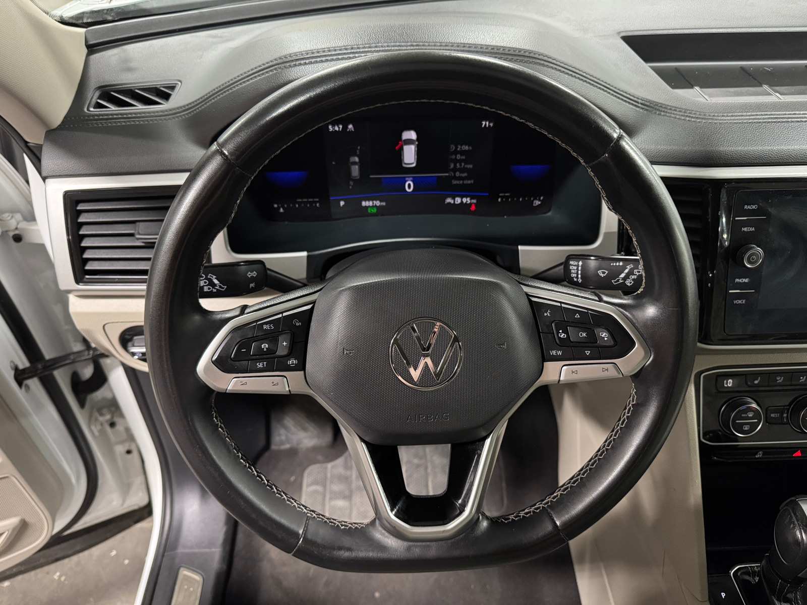 Thumbnail: 2022 Volkswagen Atlas - 4