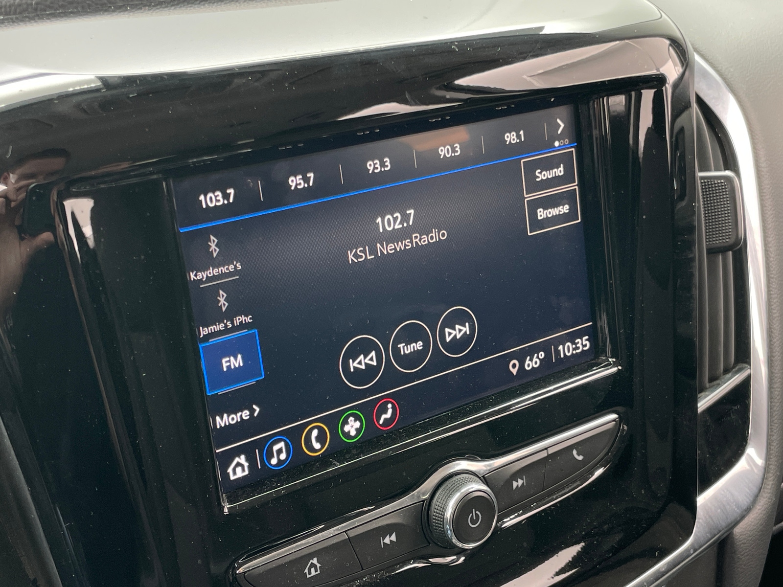 Thumbnail: 2021 Chevrolet Traverse - 4
