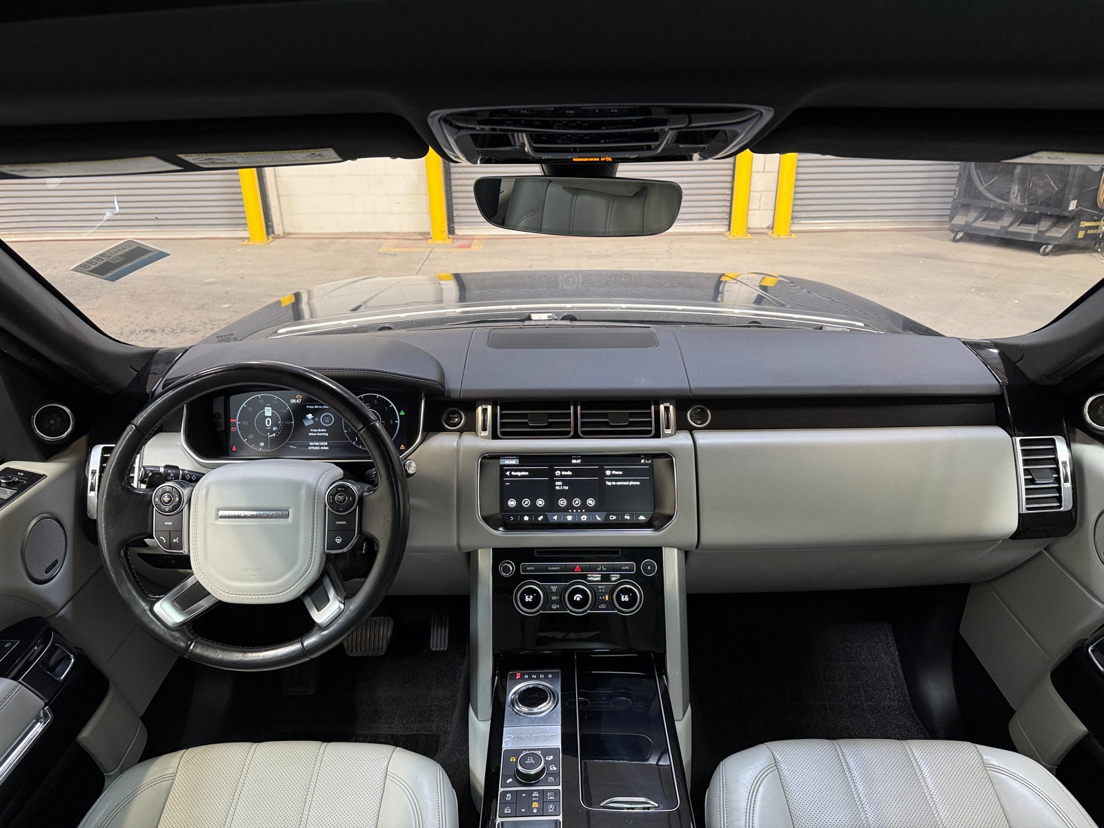 Thumbnail: 2017 Land Rover Range Rover - 2