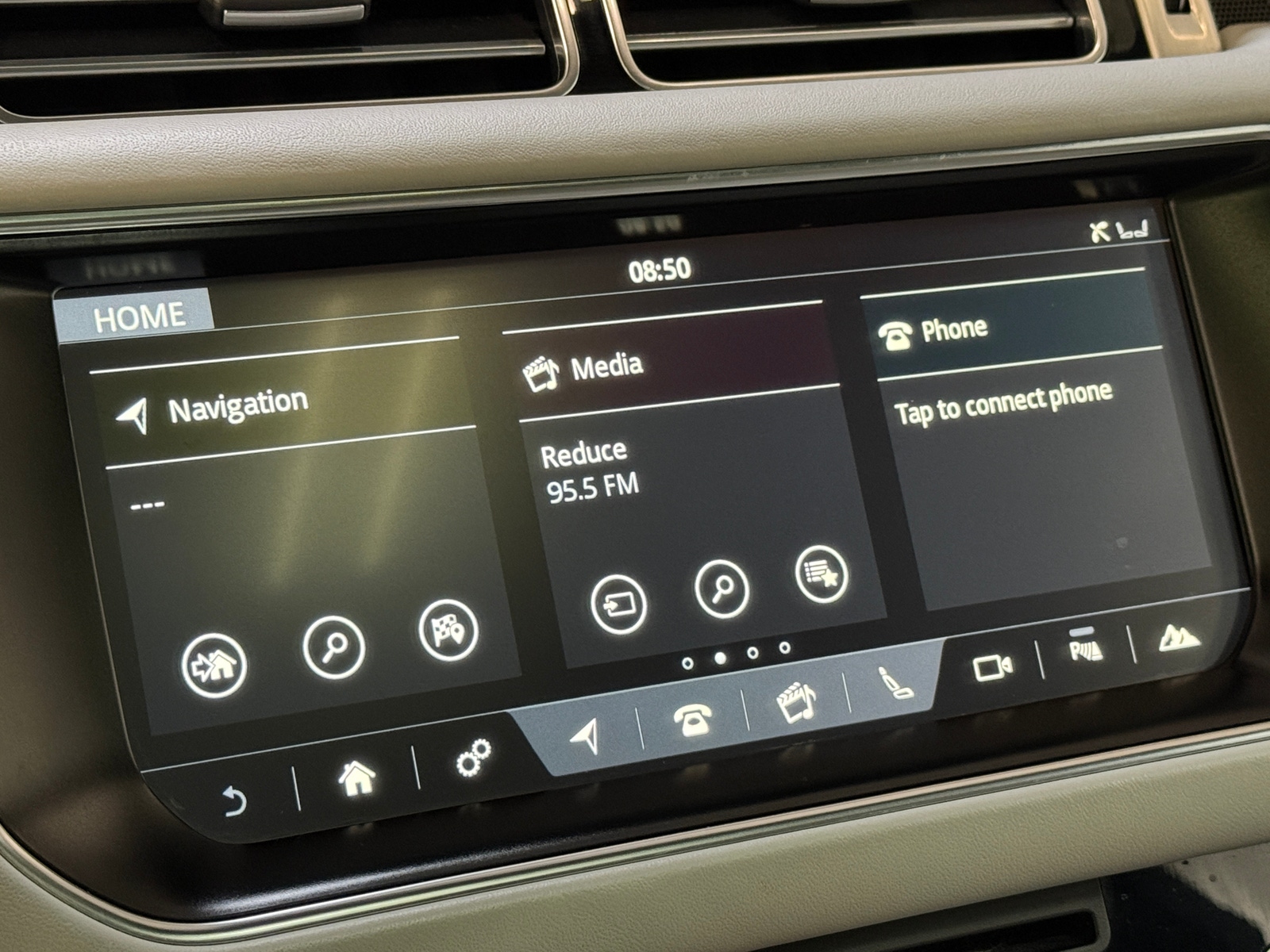 Thumbnail: 2017 Land Rover Range Rover - 3