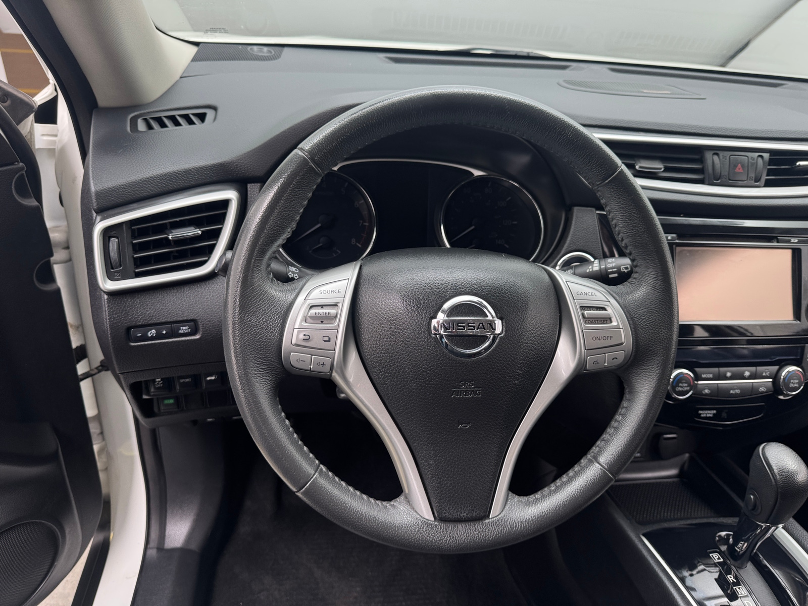 Thumbnail: 2016 Nissan Rogue - 4