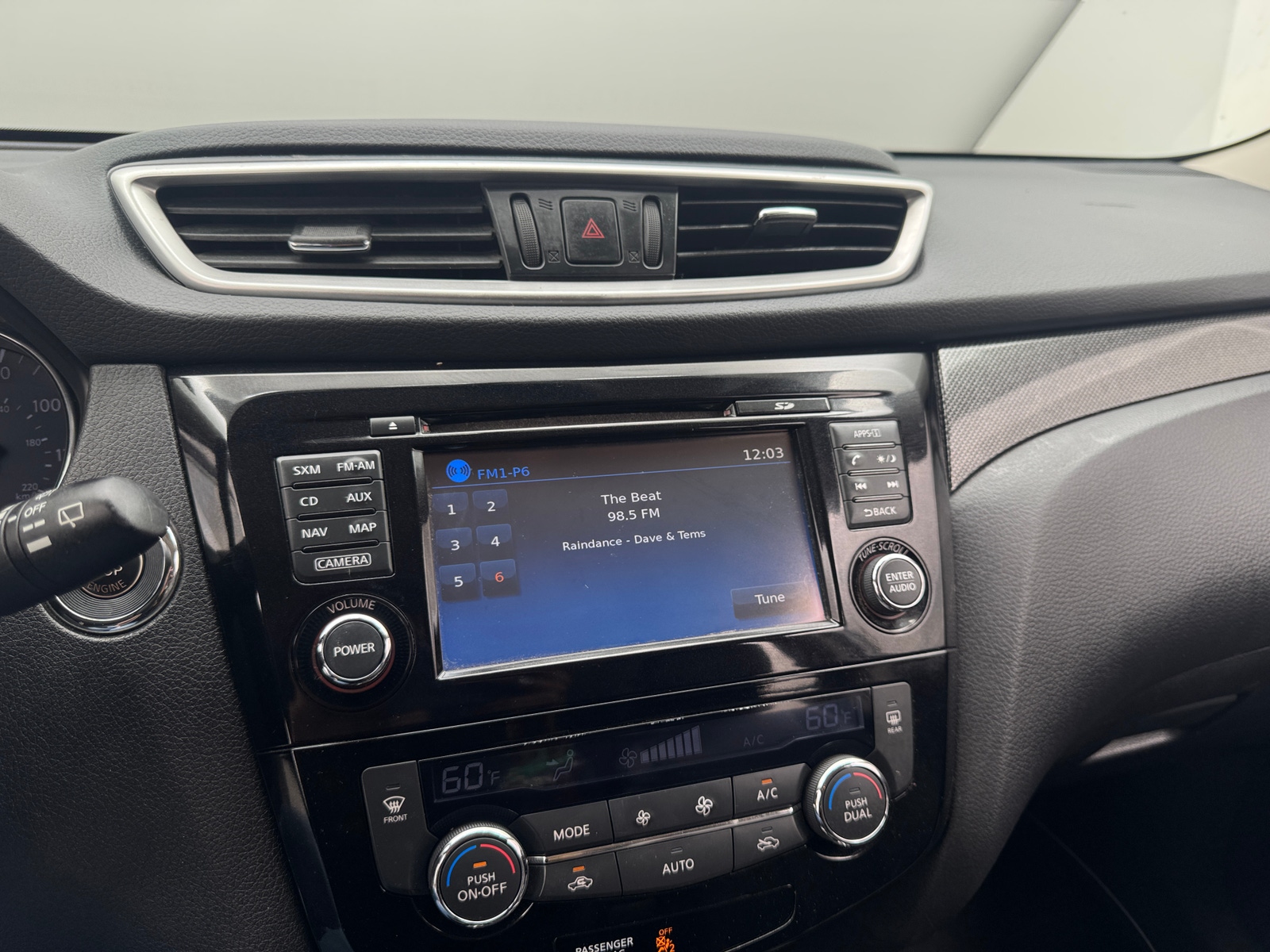 Thumbnail: 2016 Nissan Rogue - 3