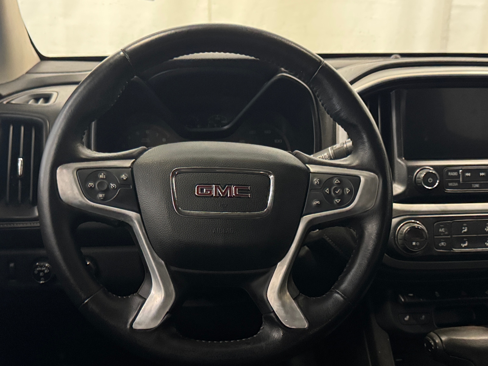 Thumbnail: 2015 GMC Canyon - 4