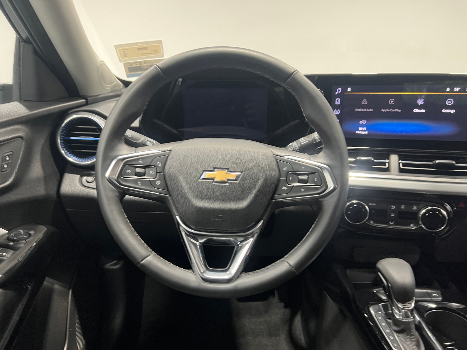 Thumbnail: 2025 Chevrolet Trax - 5
