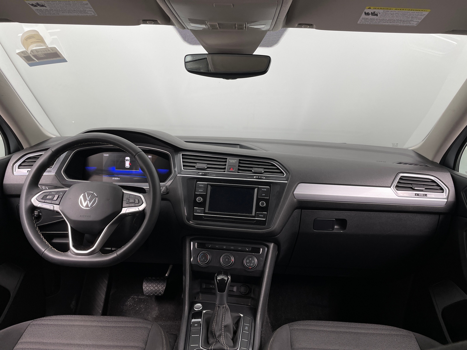 Thumbnail: 2024 Volkswagen Tiguan - 3