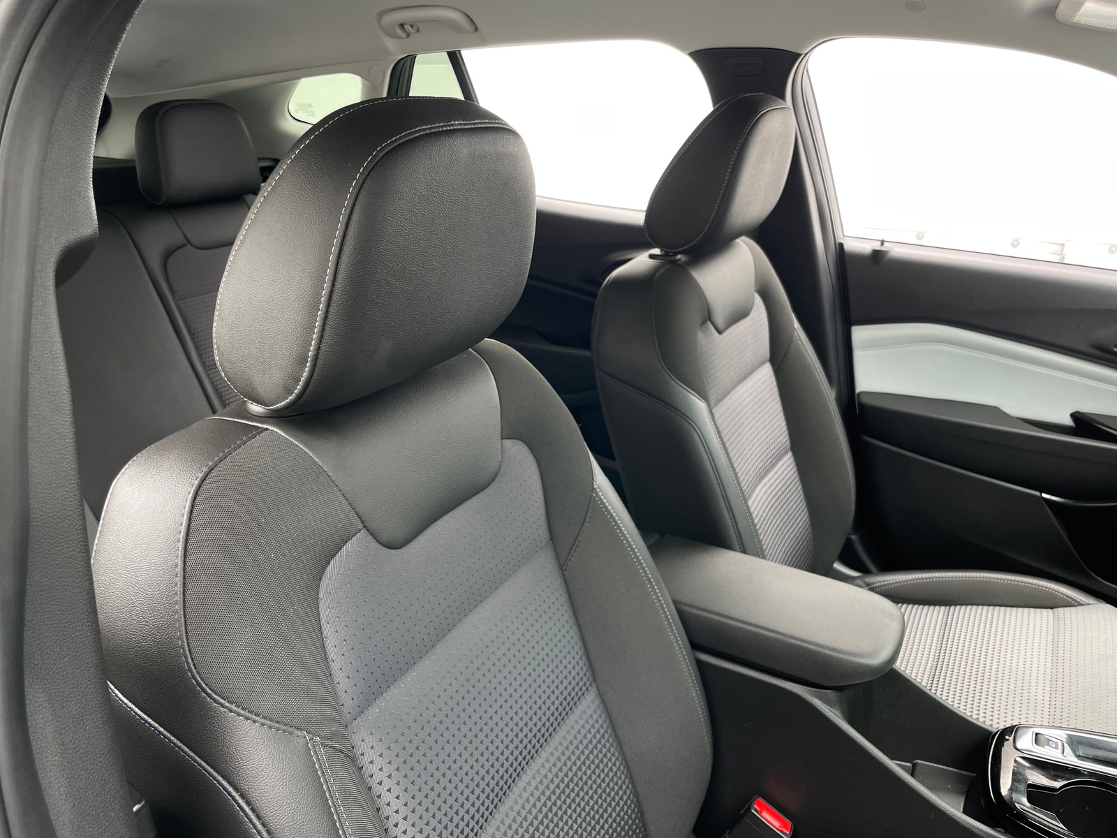 Thumbnail: 2025 Chevrolet Trax - 2