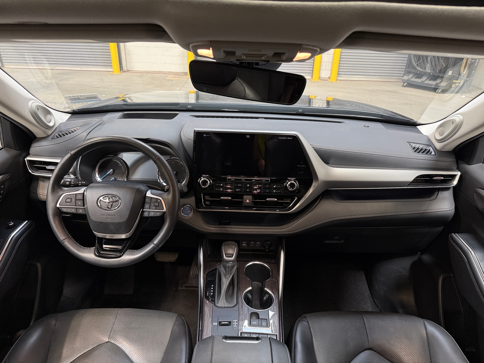 Thumbnail: 2022 Toyota Highlander - 2