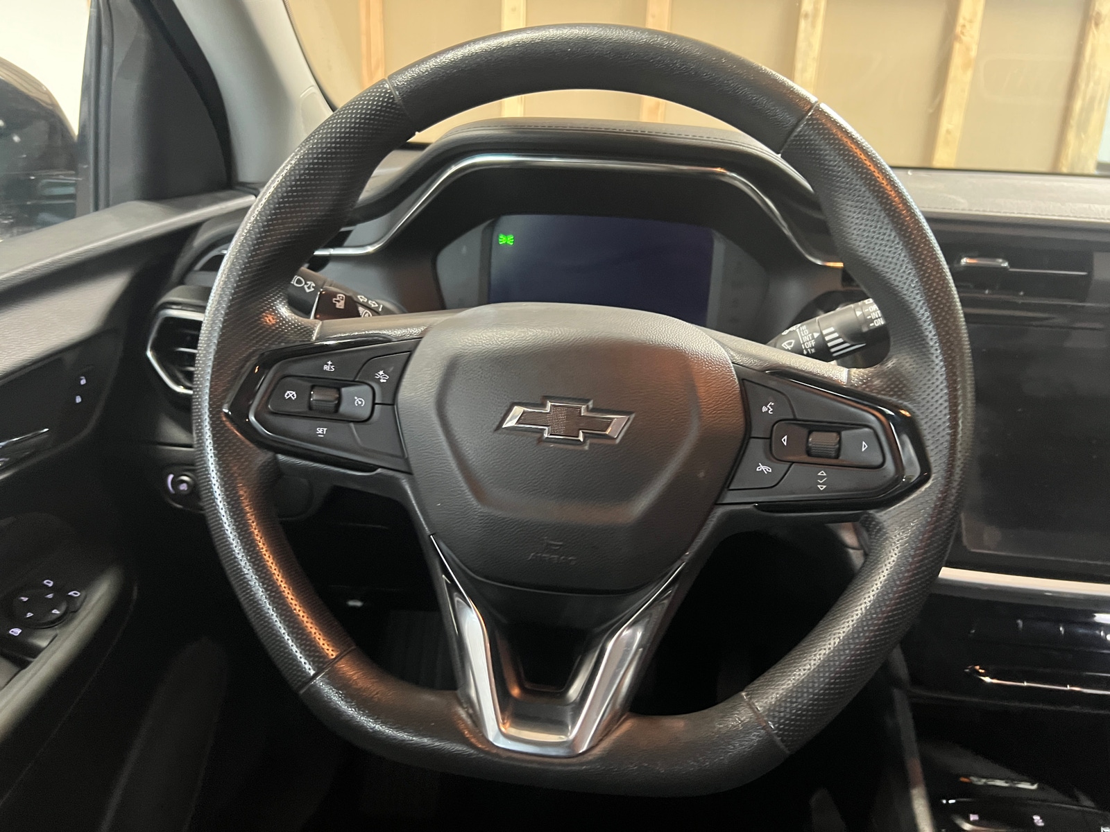 Thumbnail: 2023 Chevrolet Bolt EUV - 5