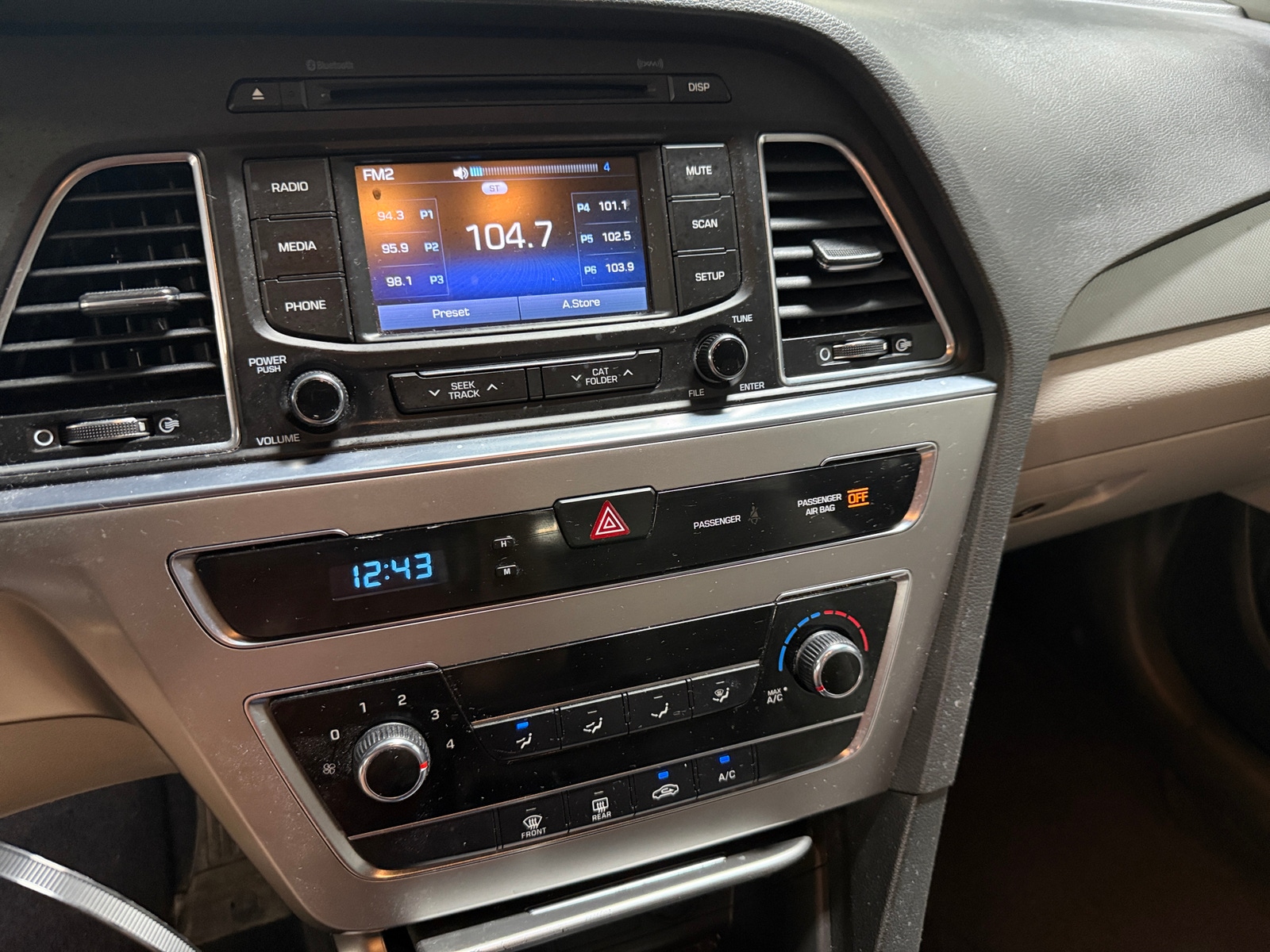 Thumbnail: 2015 Hyundai Sonata - 4