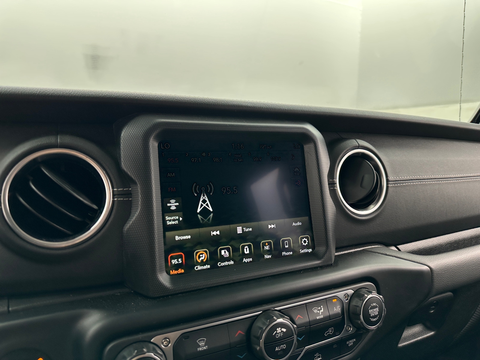 Thumbnail: 2022 Jeep Wrangler - 3