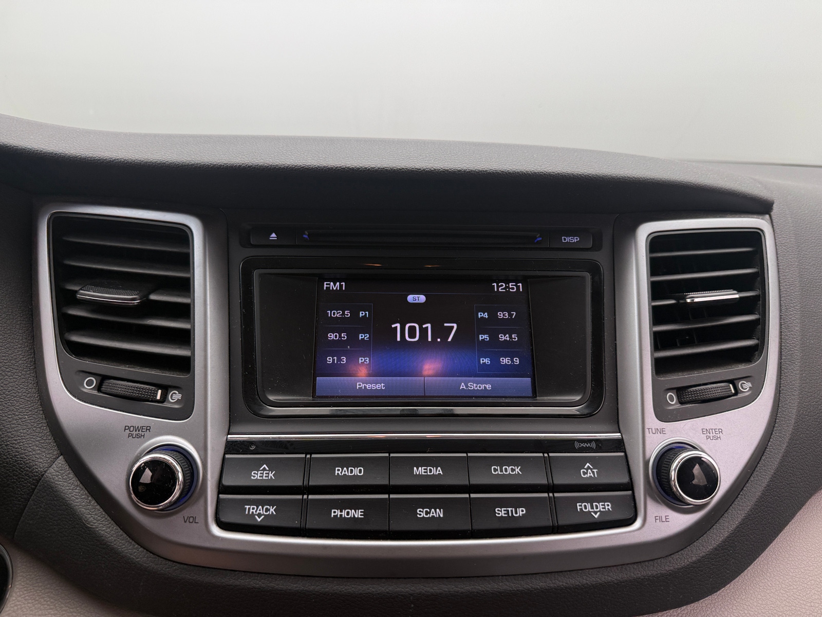 Thumbnail: 2017 Hyundai Tucson - 4
