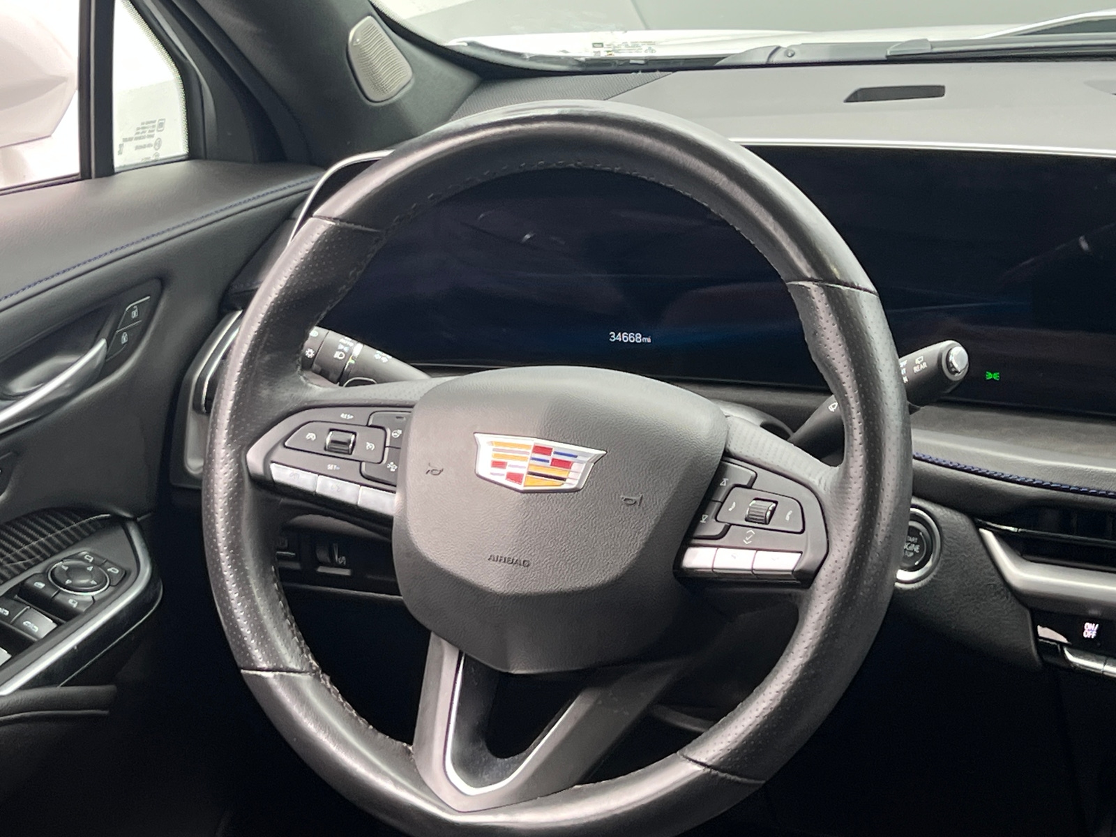 Thumbnail: 2024 Cadillac XT4 - 4