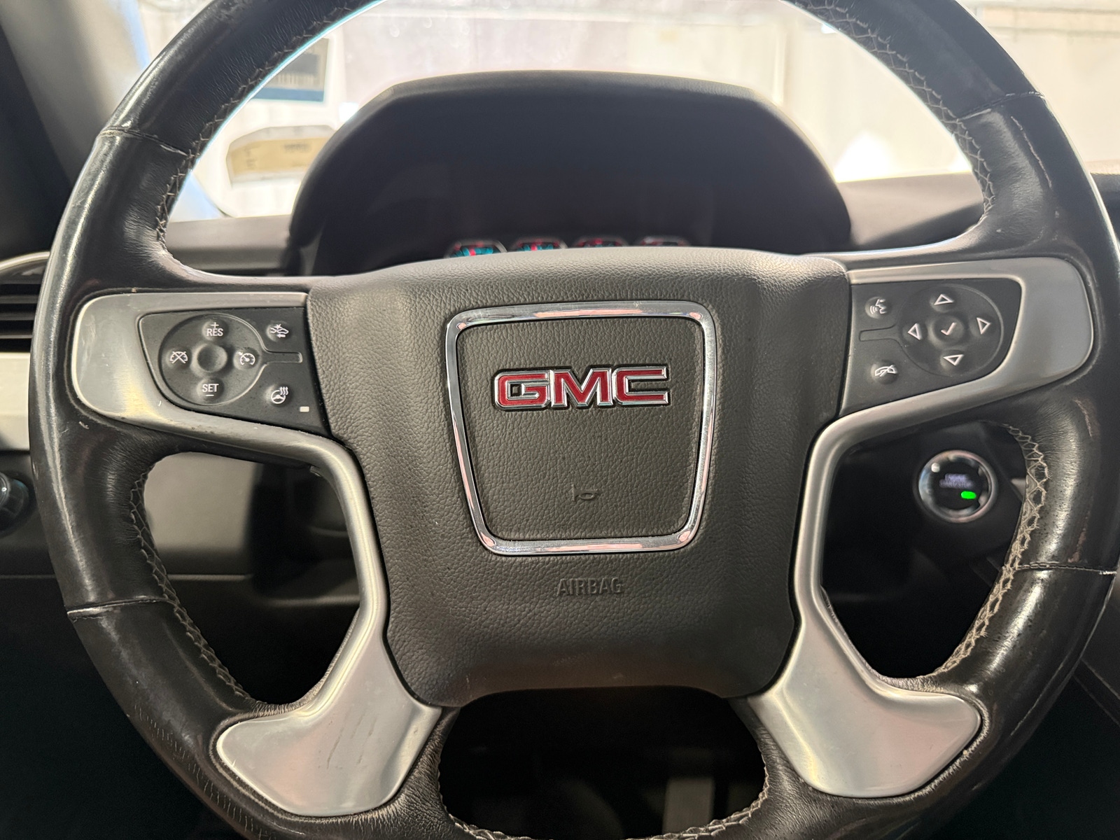 Thumbnail: 2017 GMC Yukon XL - 4