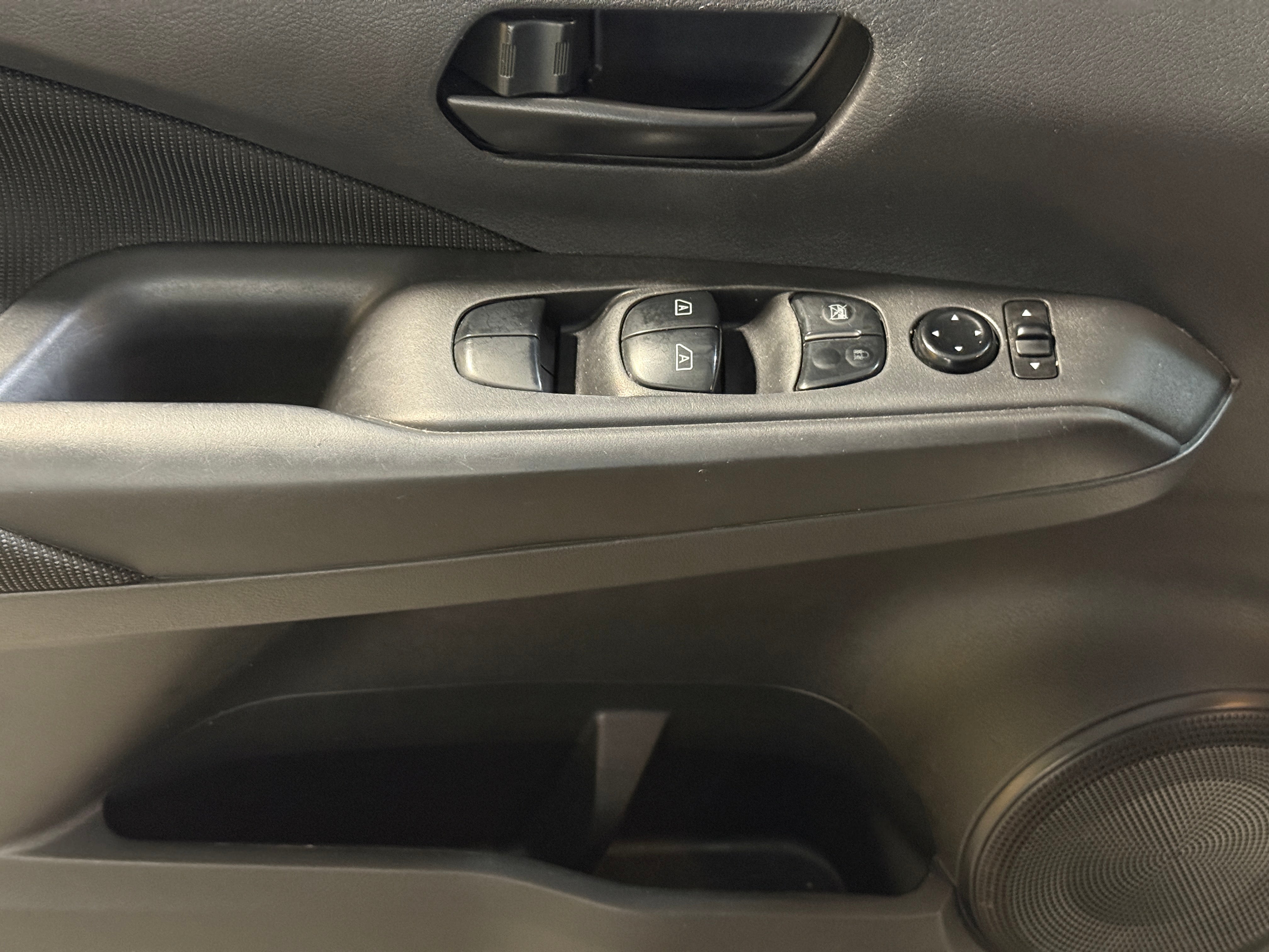 2023 Nissan Kicks S - Photo 15