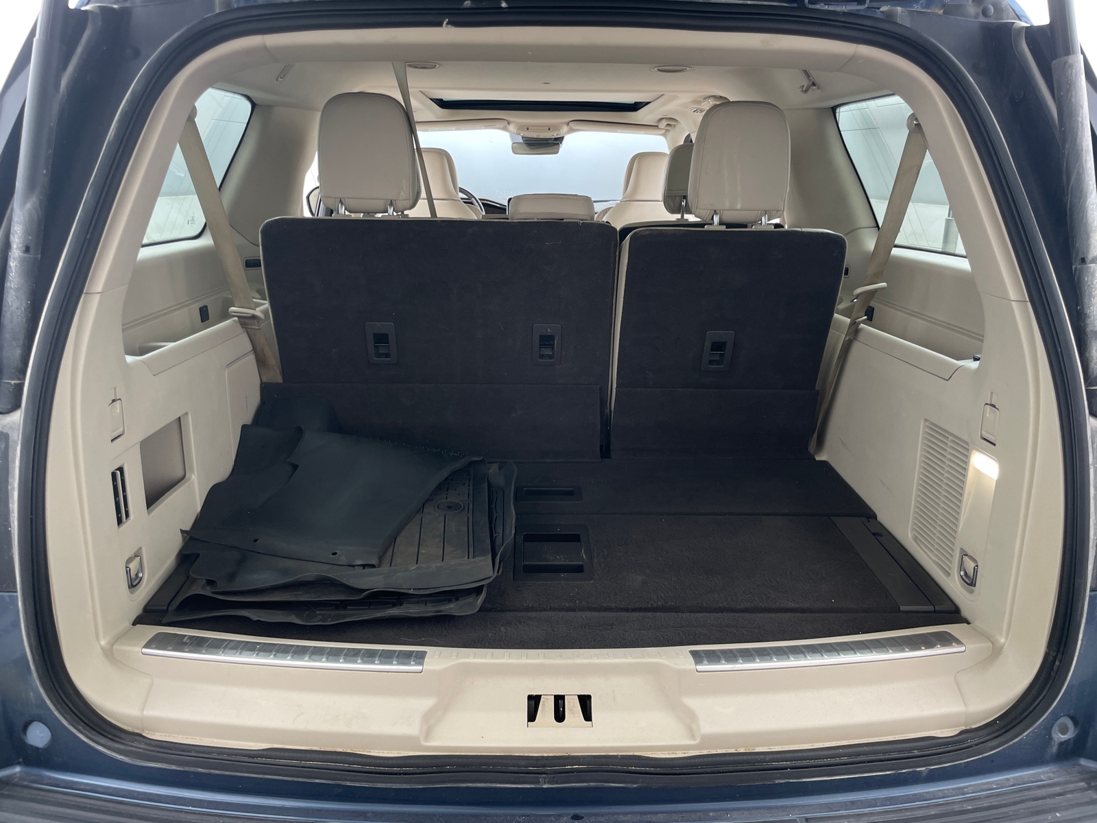Thumbnail: 2018 Lincoln Navigator L - 6