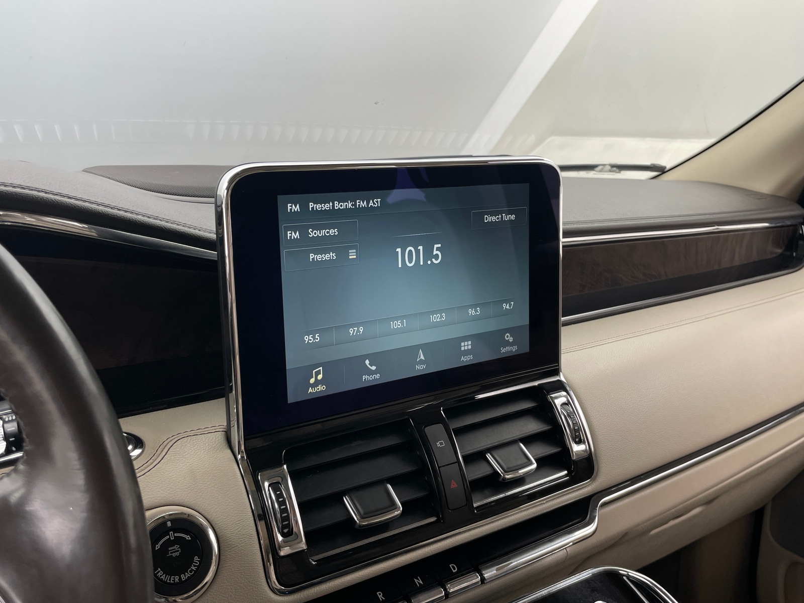 Thumbnail: 2018 Lincoln Navigator L - 3