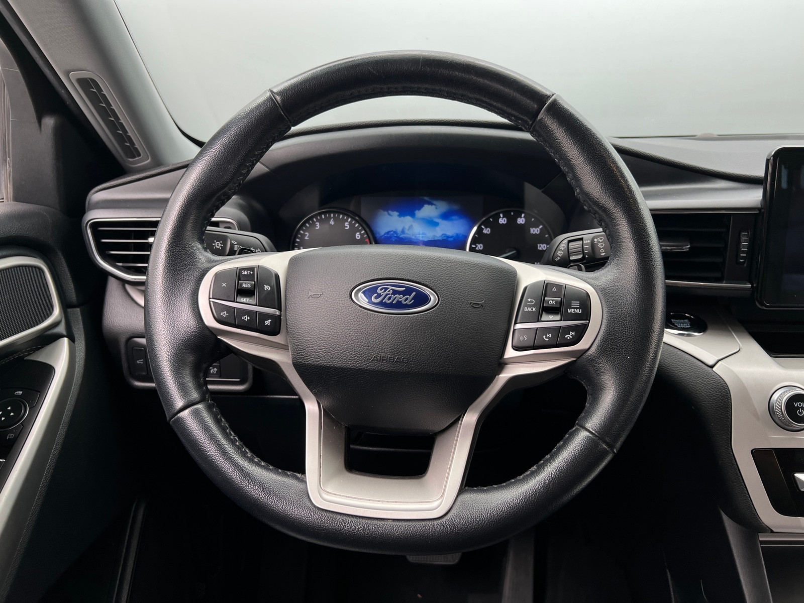Thumbnail: 2020 Ford Explorer - 5