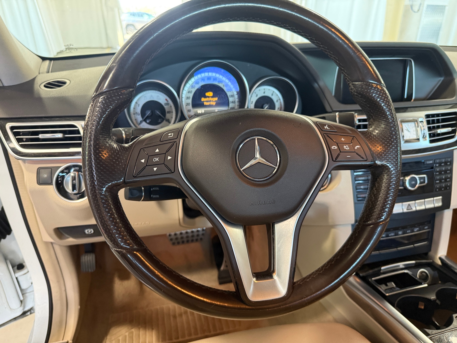 Thumbnail: 2015 Mercedes-Benz E-Class - 4