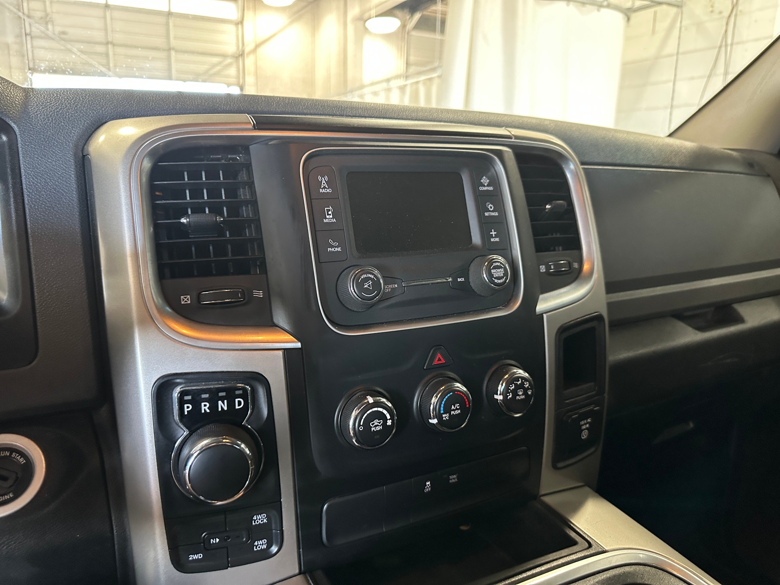 Thumbnail: 2019 RAM 1500 Classic - 4