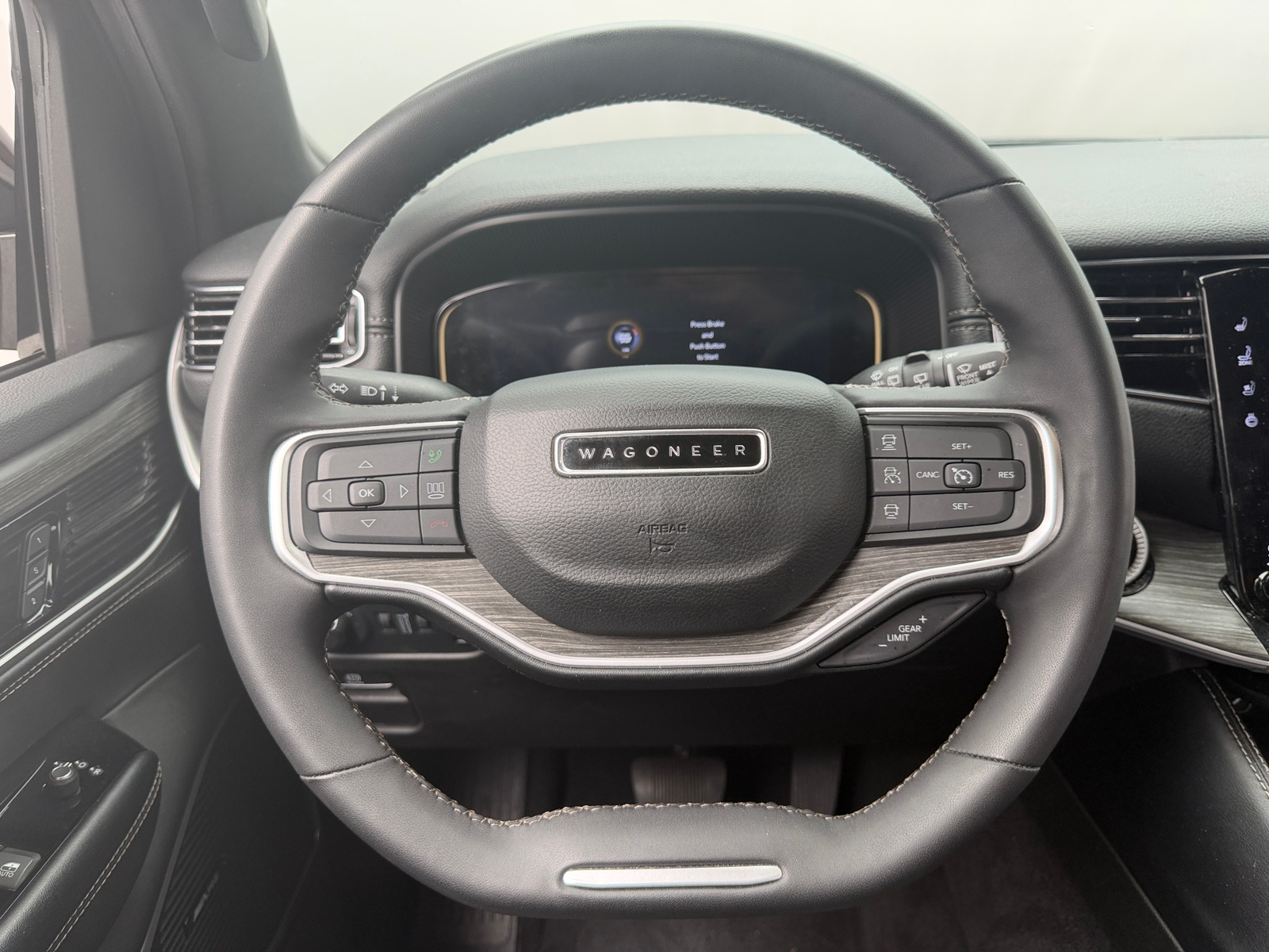 Thumbnail: 2024 Jeep Wagoneer - 4