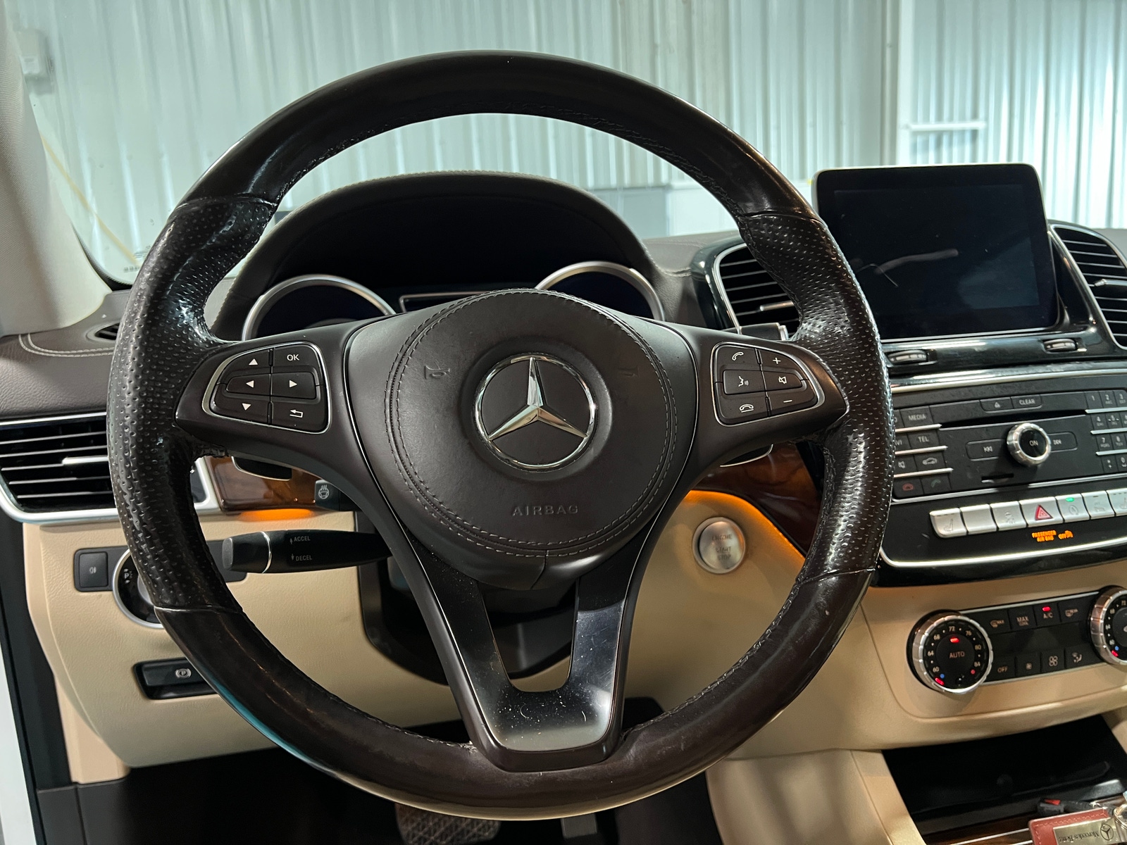 Thumbnail: 2017 Mercedes-Benz GLS - 4