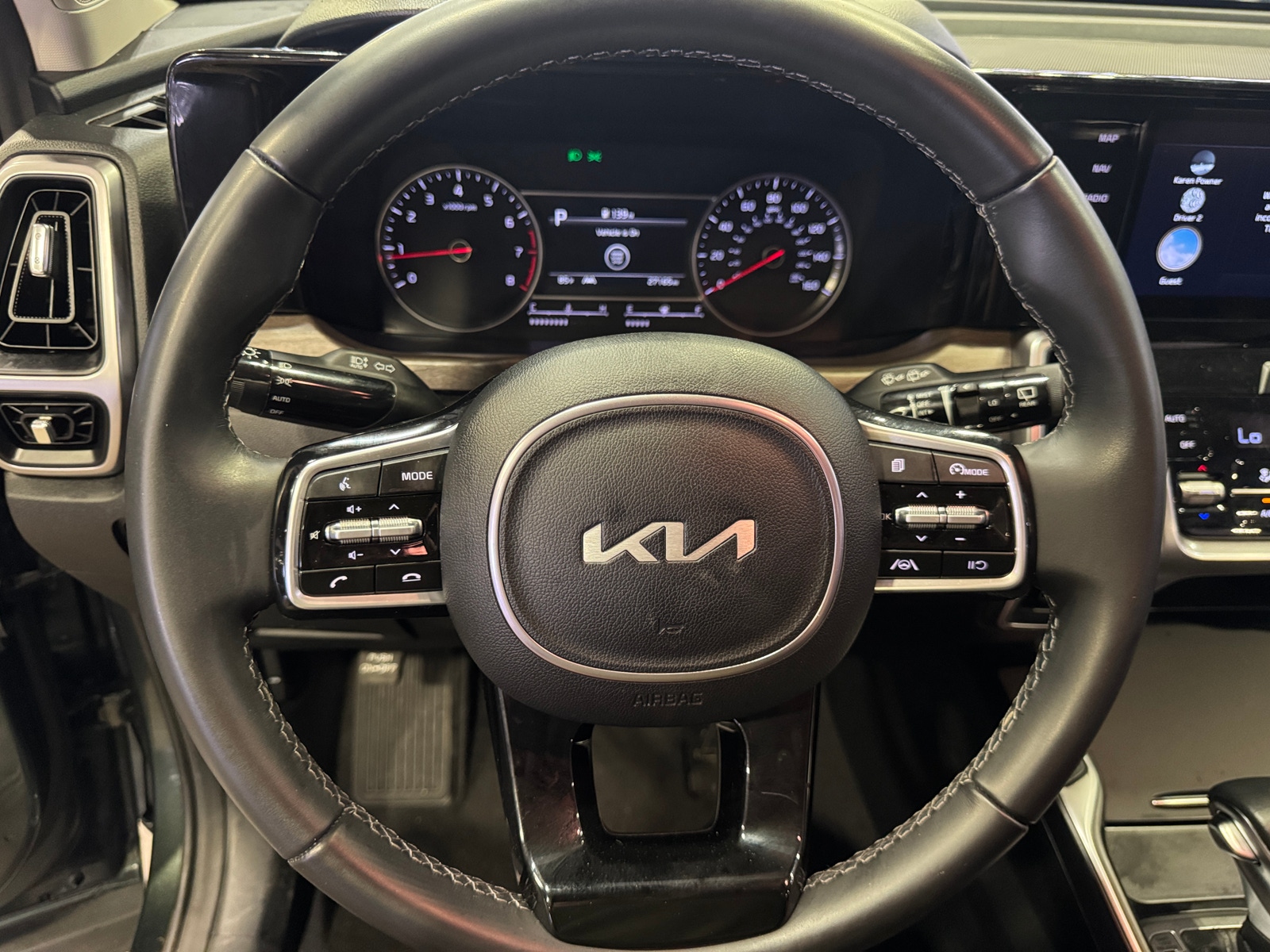 Thumbnail: 2023 Kia Sorento - 4