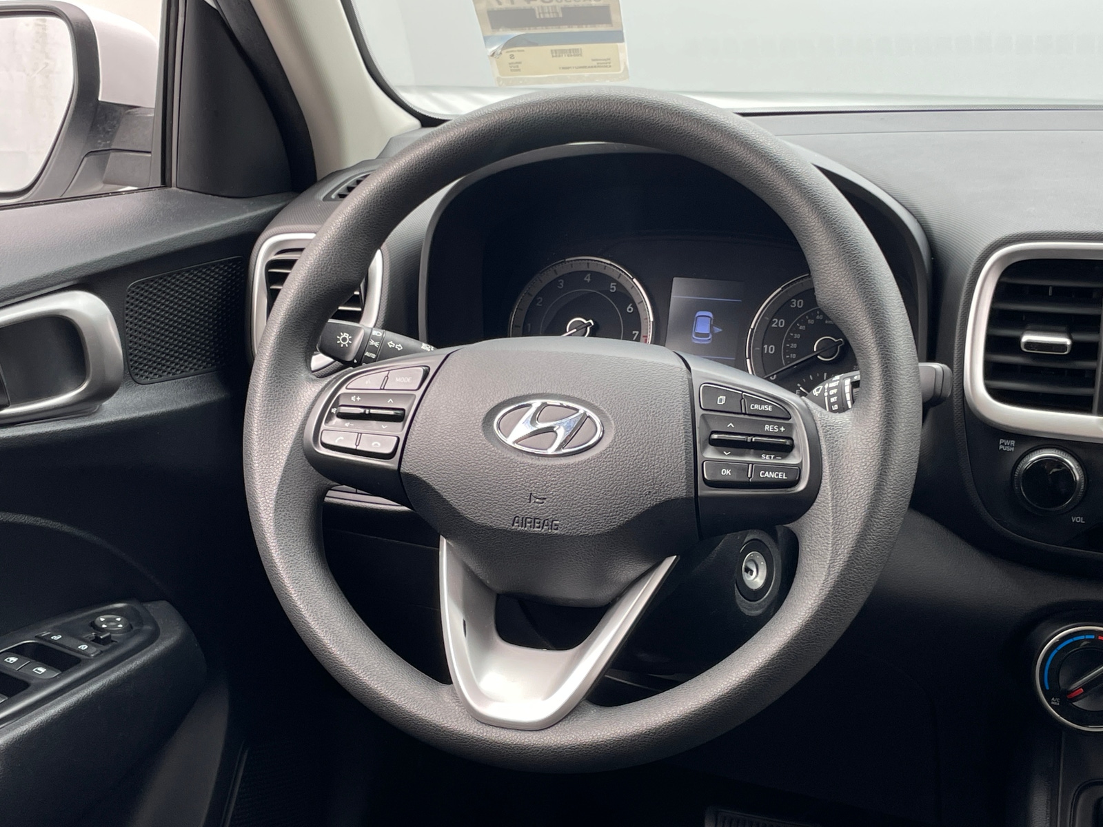 Thumbnail: 2022 Hyundai Venue - 5