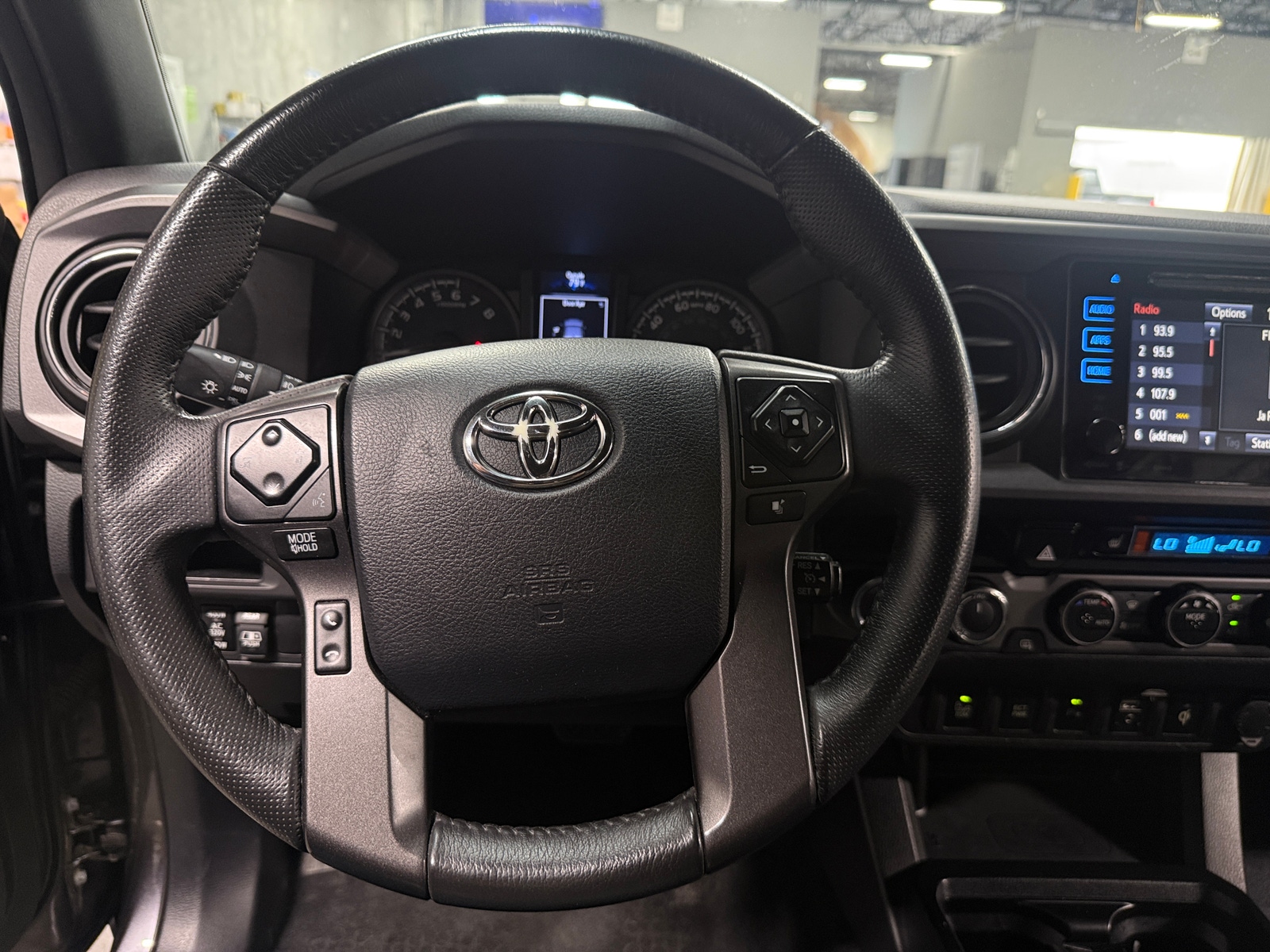 Thumbnail: 2017 Toyota Tacoma - 5