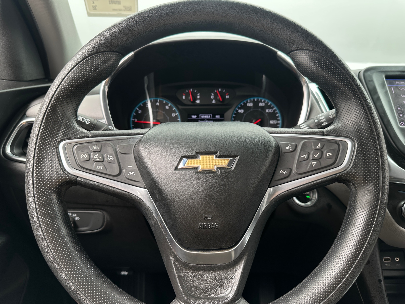 Thumbnail: 2022 Chevrolet Equinox - 5