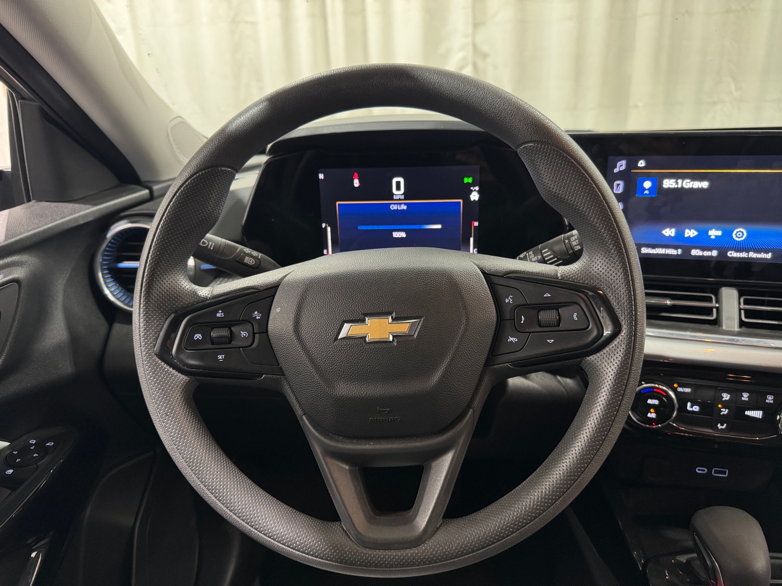 Thumbnail: 2025 Chevrolet Trax - 5
