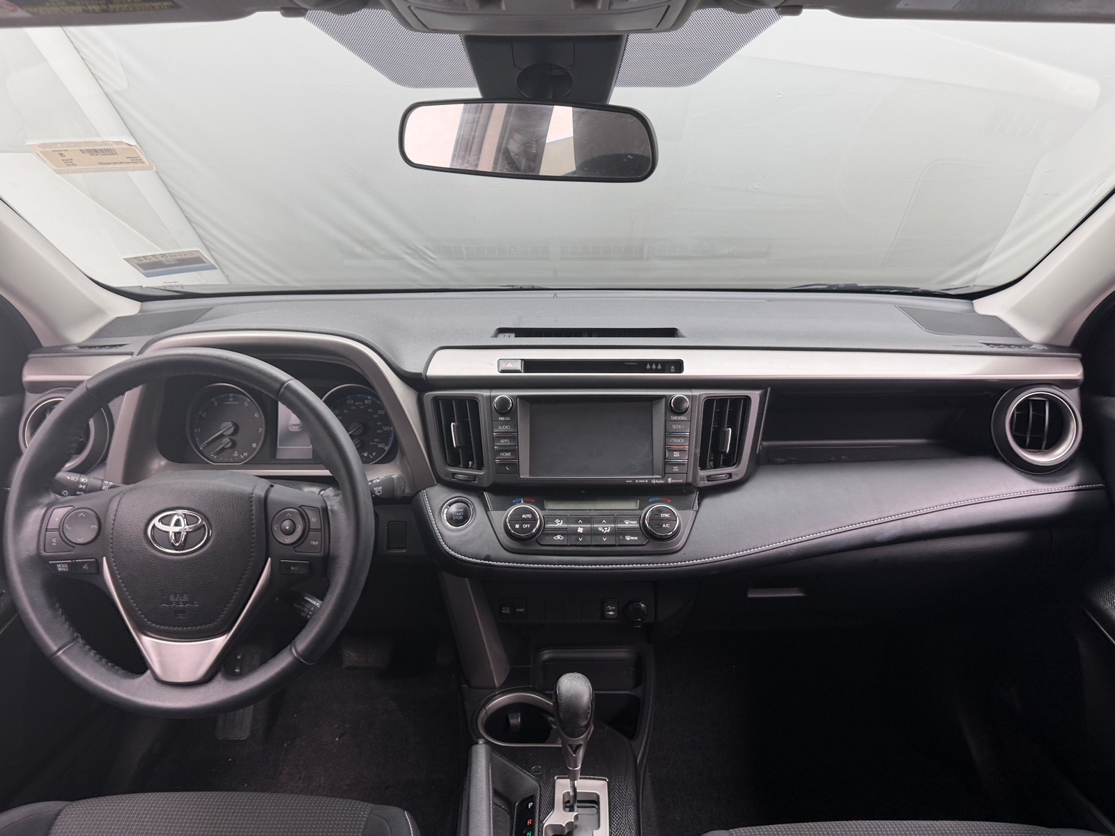 Thumbnail: 2018 Toyota RAV4 - 3