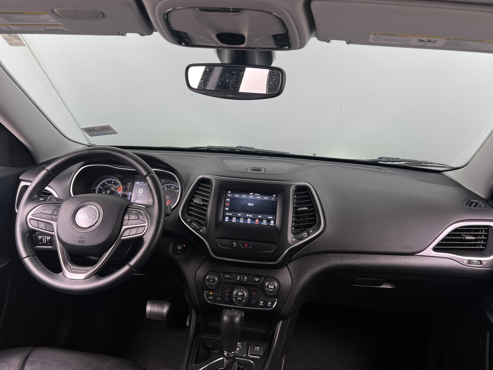 Thumbnail: 2019 Jeep Cherokee - 3