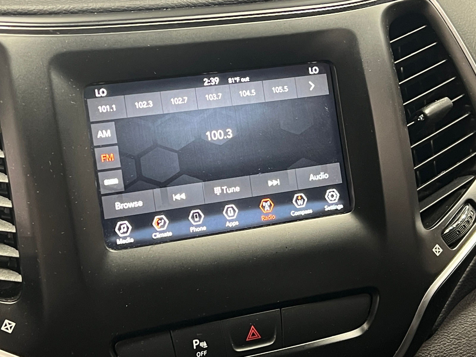 Thumbnail: 2019 Jeep Cherokee - 4