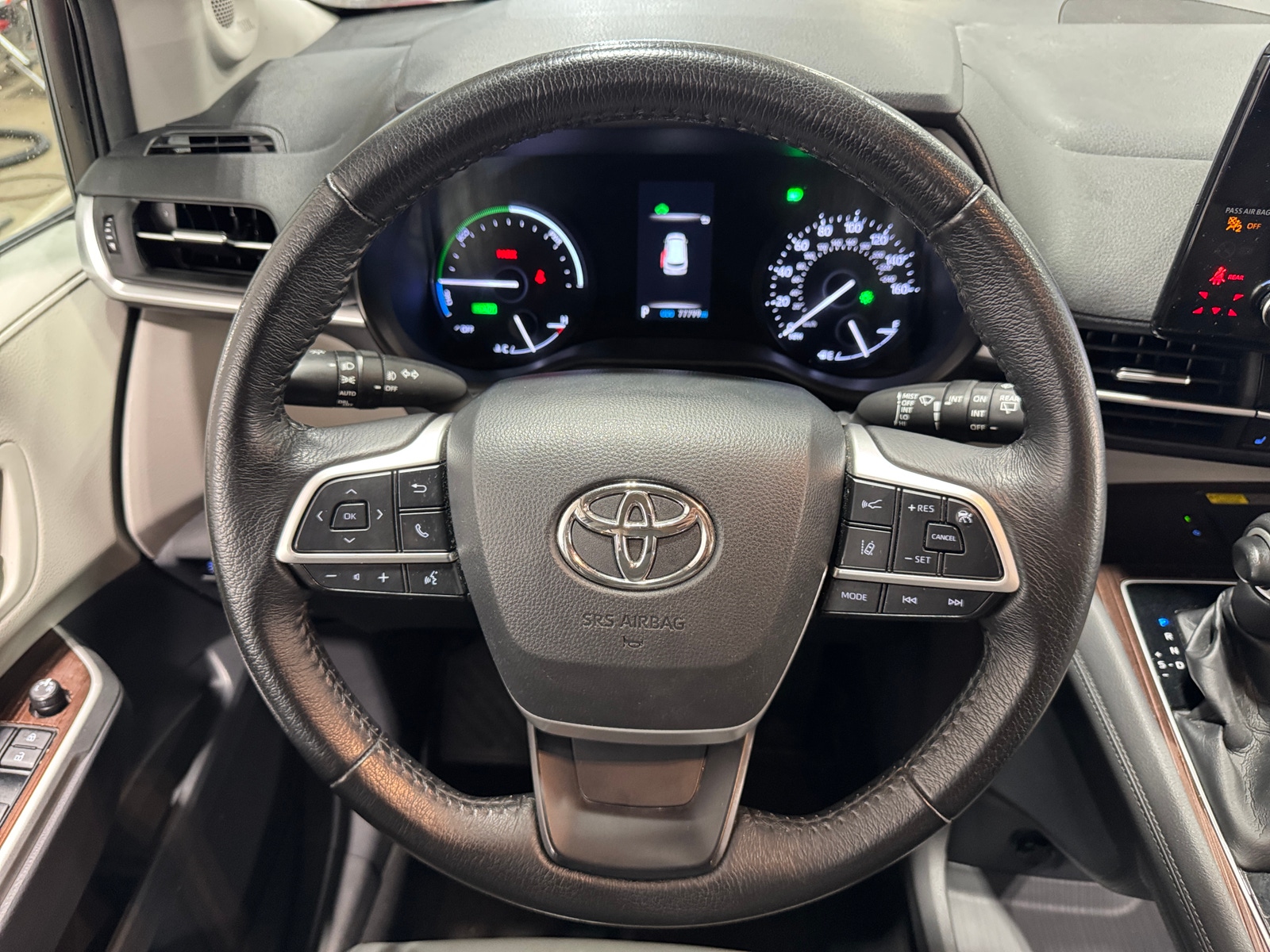 Thumbnail: 2021 Toyota Sienna - 4